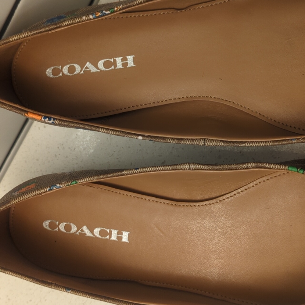 Coach slip on shoes Size 7.5 - Picture 4 of 5